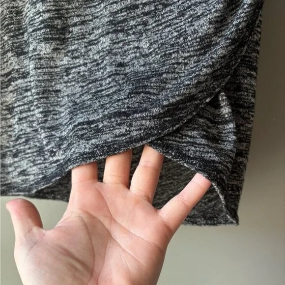 Wilfred free by Aritzia, size XXS, Tyra faux ruched wrap body con skirt, stretch - Picture 7 of 8